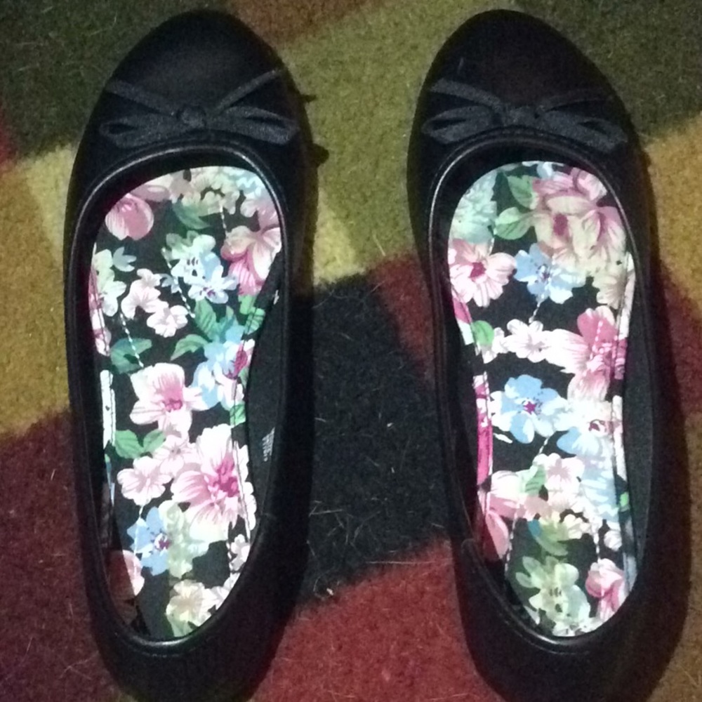 Dress shoes flat